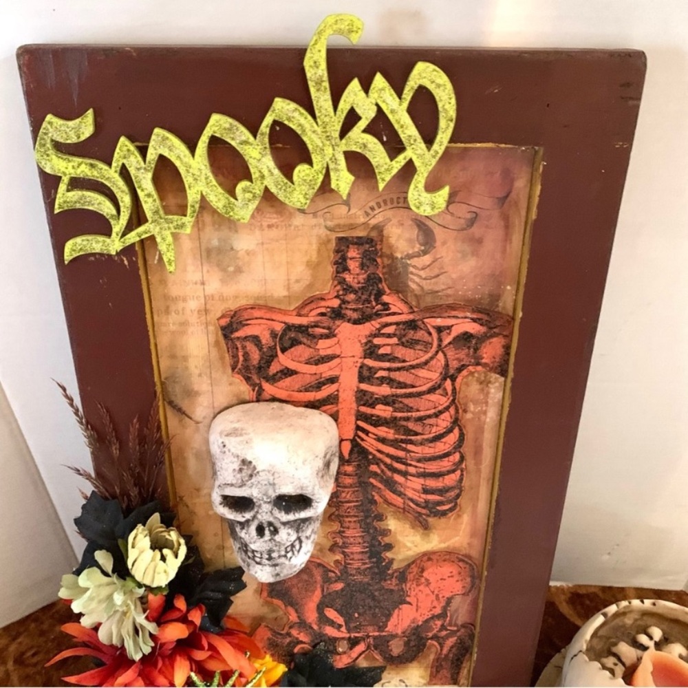 "Spooky" skeleton wall art with floral accents. - Picture 7 of 9